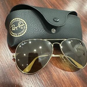 Ray-Ban Gold Aviator Sunglasses with Black Case